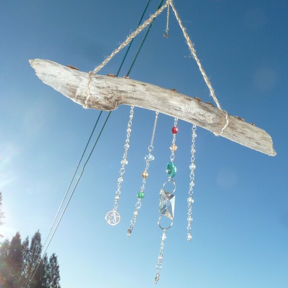 Suncatcher P Treated driftwood, cut glass pieces, handmade glass beads etc - Picture 2 of 2
